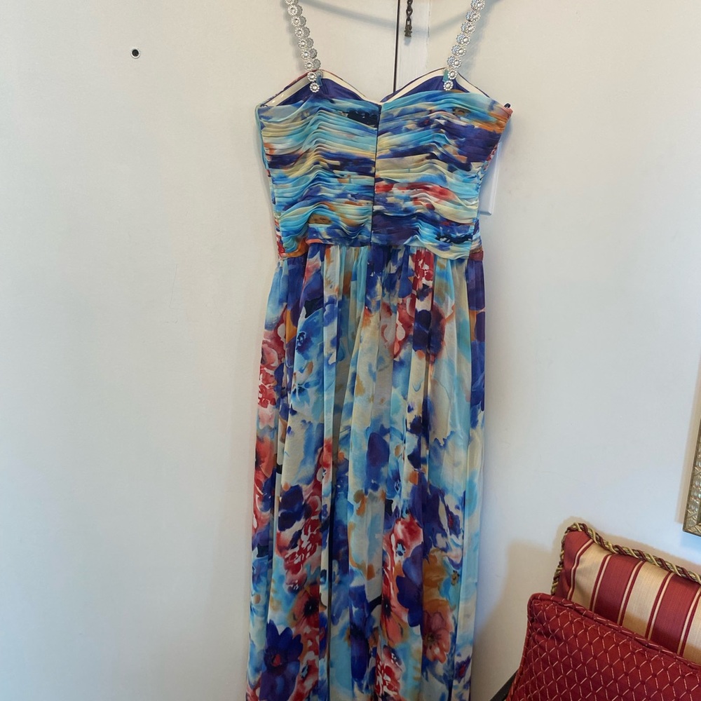 Beautiful soft print dress in great condition - Picture 6 of 11